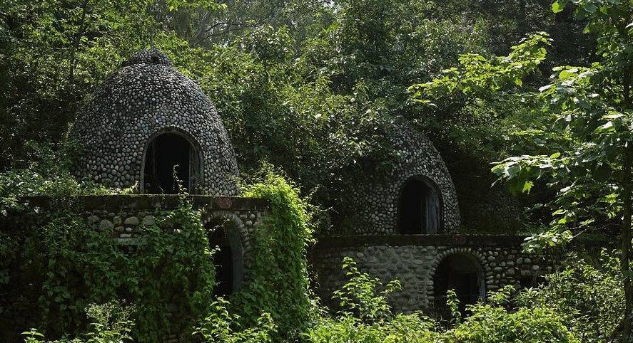 Maharishi Mahesh Yogi's Ashram, Tehri Garhwal, Uttarakhand - Vushii.com
